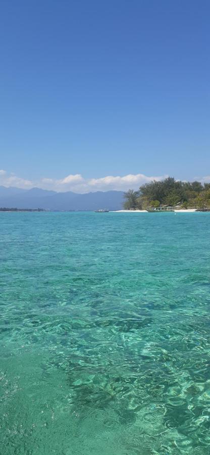 Coco Bale Hotel Gili Meno Exterior photo
